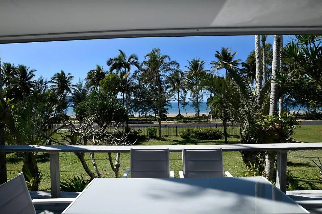 Ohana - Beachfront Holiday House South Mission Beach Дом отдыха