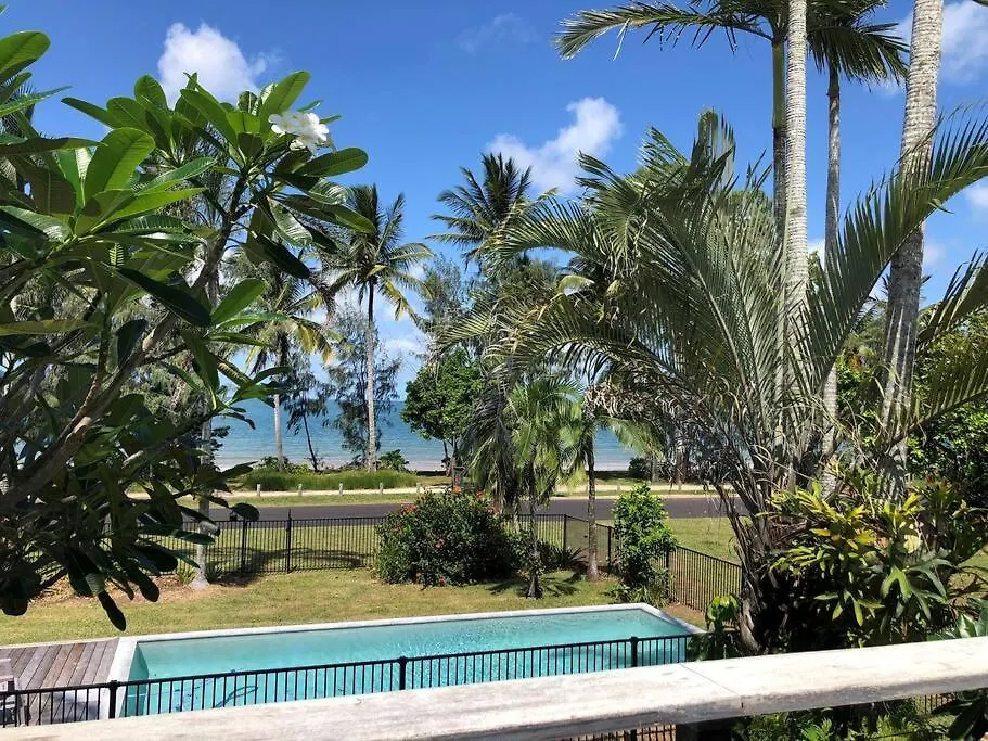 Дом отдыха Ohana - Beachfront Holiday House South Mission Beach