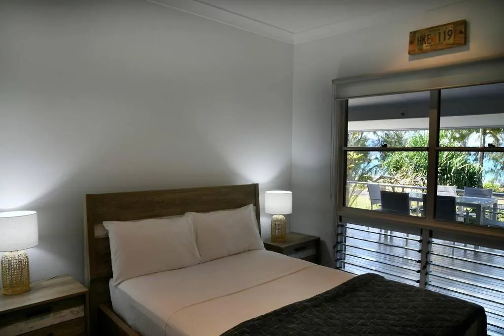 Ohana - Beachfront Holiday House South Mission Beach Австралия