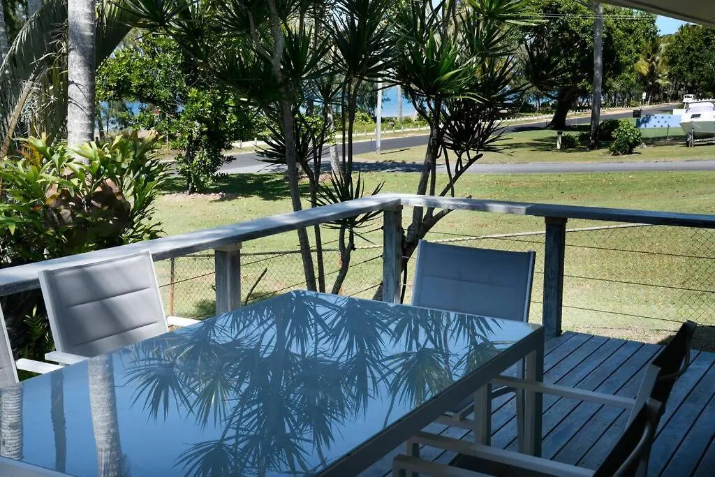 Ohana - Beachfront Holiday House South Mission Beach Дом отдыха