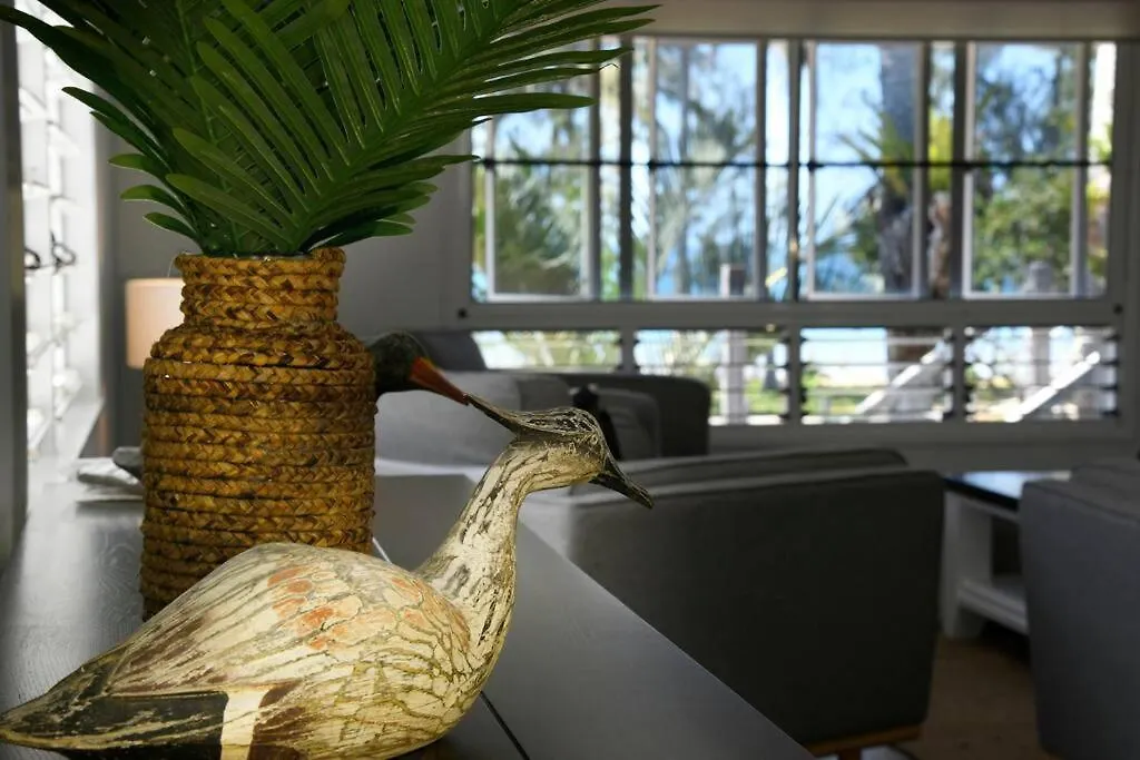 Дом отдыха Ohana - Beachfront Holiday House South Mission Beach Австралия